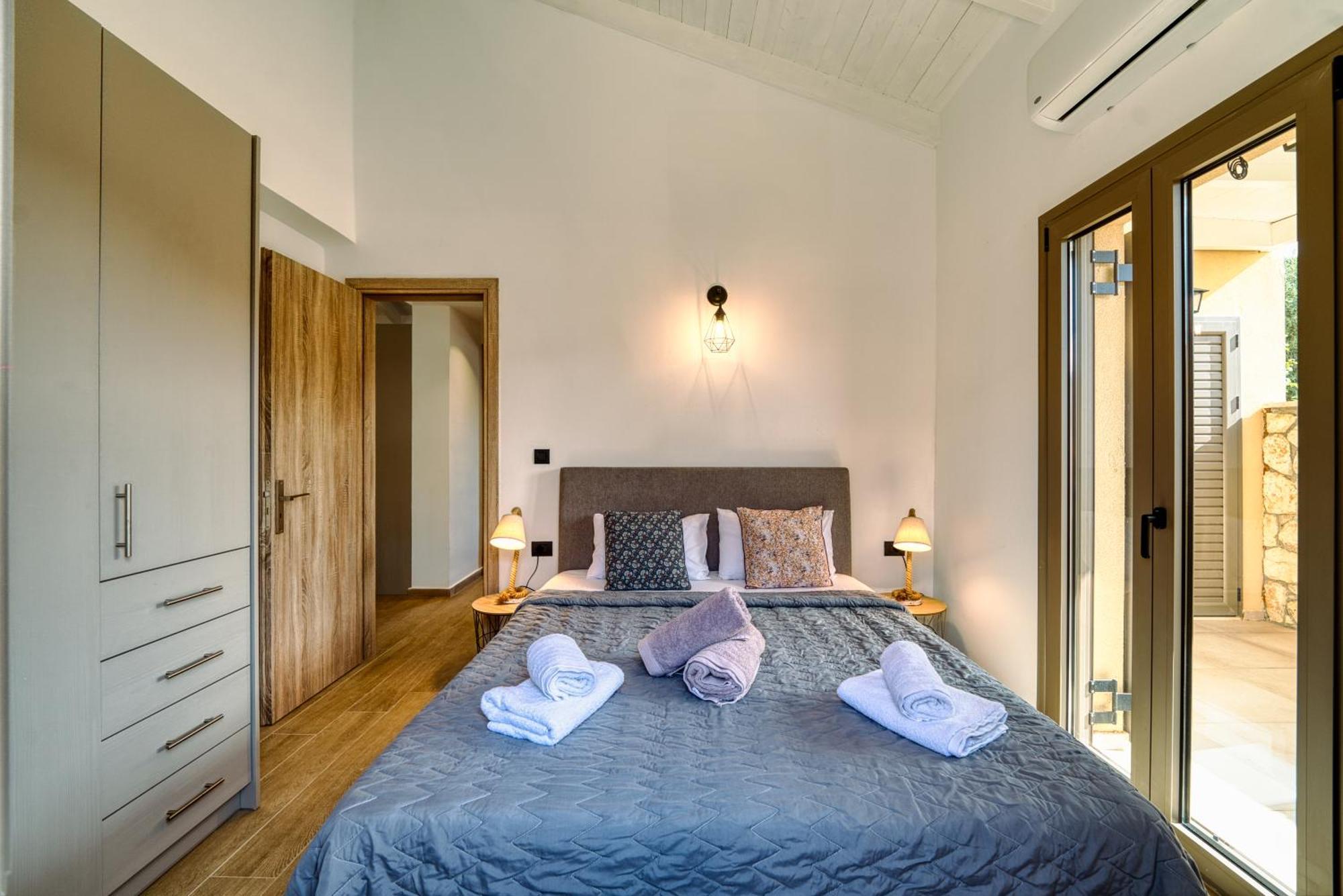 Astarte Villas - Astra Private Villas With Pool Vasilikí 外观 照片