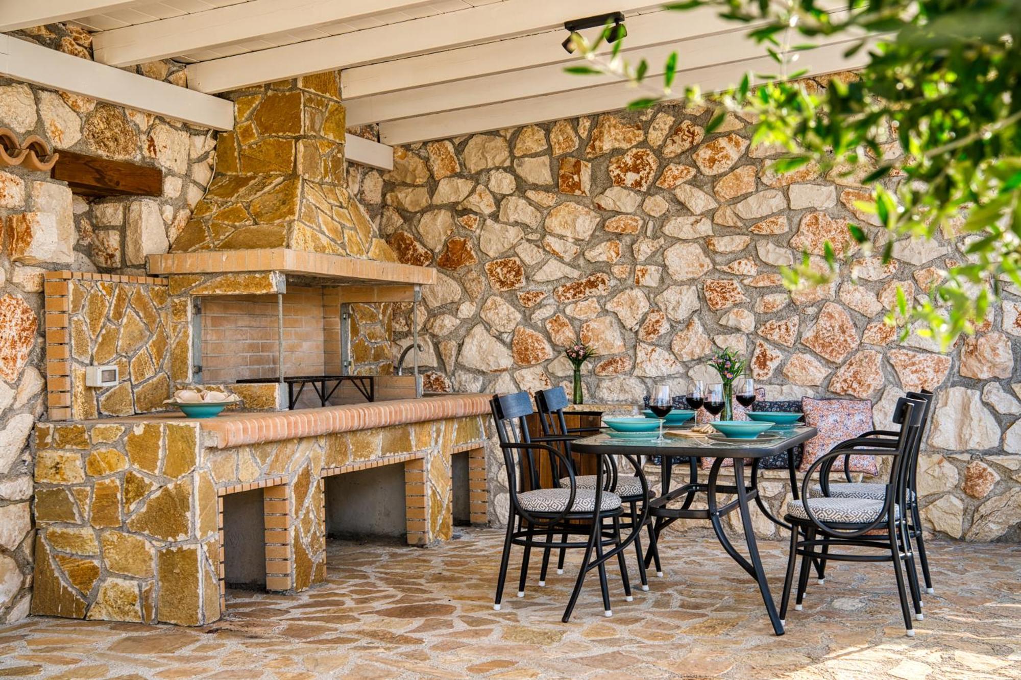 Astarte Villas - Astra Private Villas With Pool Vasilikí 外观 照片